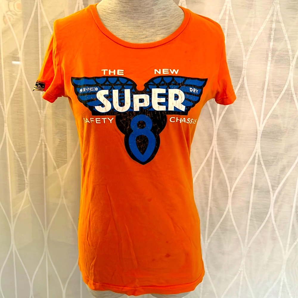 Superdry woman’s t-shirt 🌺